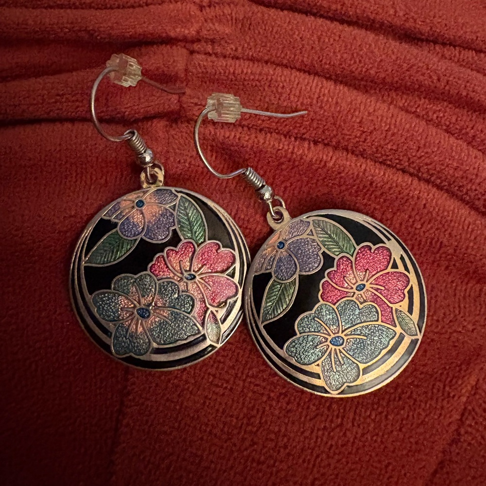 Chic Vintage Floral Earrings